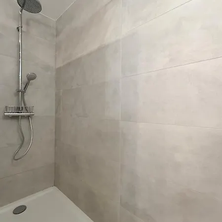 Immense 2 Pieces Proche Centre-ville & Thermes *