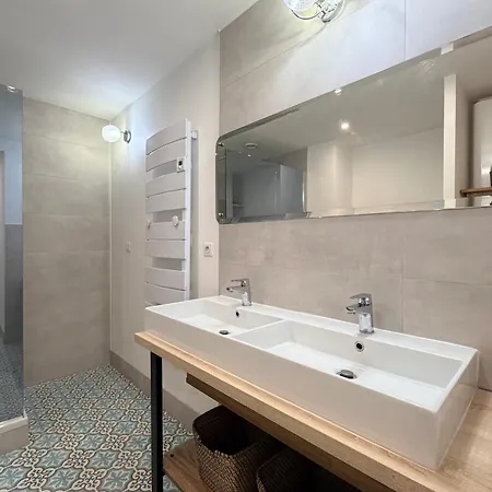 Daire Immense 2 Pieces Proche Centre-ville & Thermes